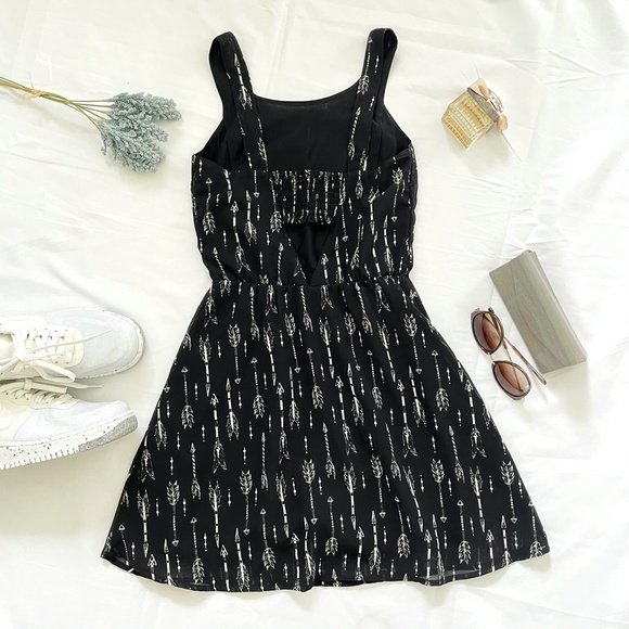 H&M Mini Dress - Picture 2 of 6